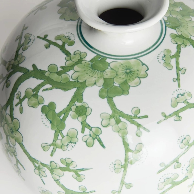 IMPERIAL EMPRESS VASE-Detail